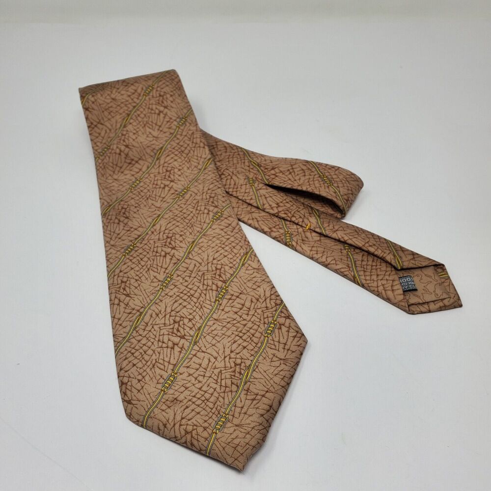 Hunting World 100% Silk Necktie With Print 3.5" x 56" Vintage